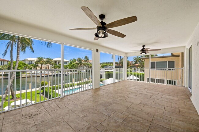Building Photo - 1105 Bel Air Dr