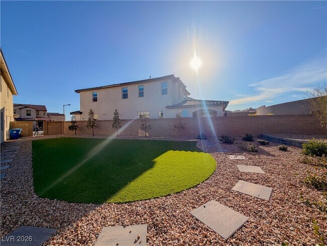 Building Photo - 11870 River Hawk Ave