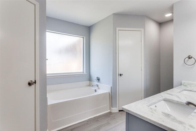 Building Photo - 752 Dema Ln