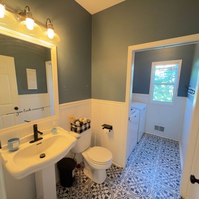 Building Photo - Single Family Home In The Desirable Cannon Farms Neighborhood!