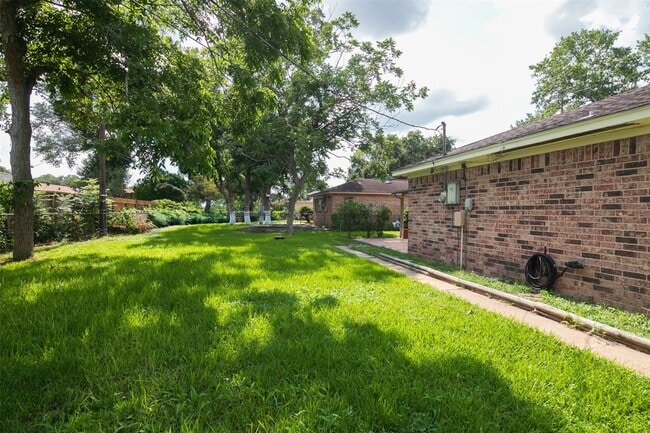Building Photo - 8407 Stroud Dr