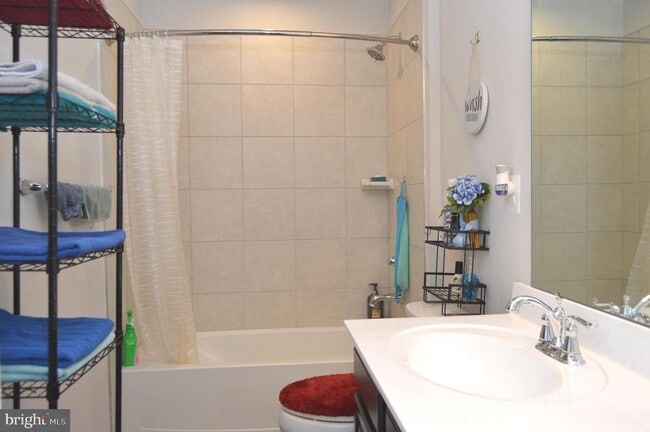 Building Photo - 5520 Ivy Hill Dr