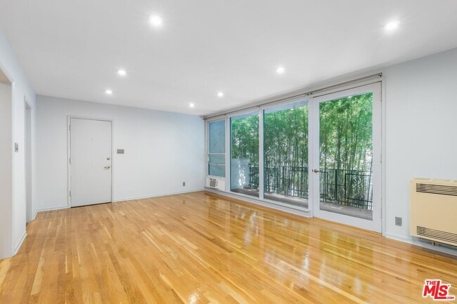 Building Photo - 1155 N Clark St