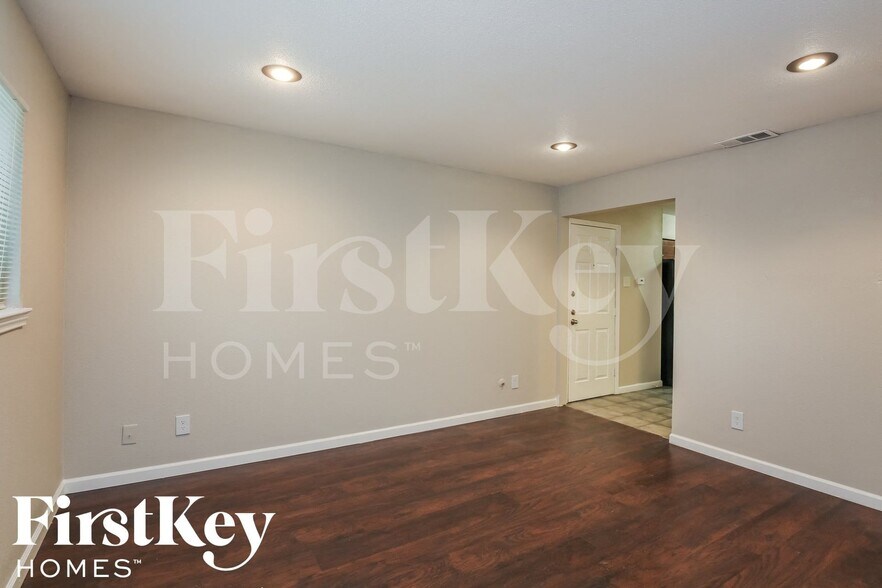 Building Photo - 7640 Ryan Ridge Dr