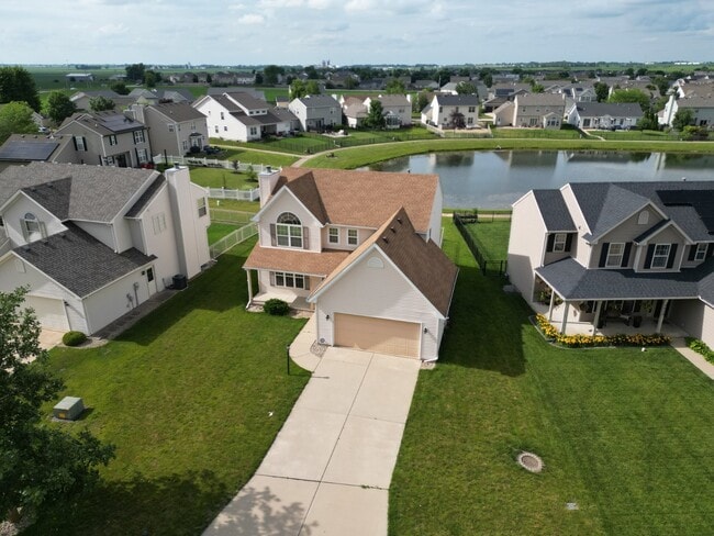 Building Photo - 3922 Wildflower Dr