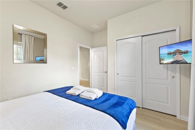 Building Photo - 1905 Majorca Dr