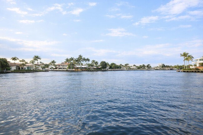 Building Photo - 3018 NE 26th St