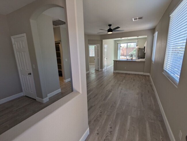 Building Photo - 10957 Napa Ridge Dr