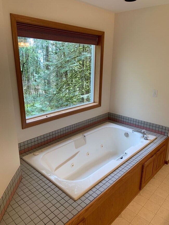 Building Photo - Escape to the Serene Beauty of Vineyard Mo...