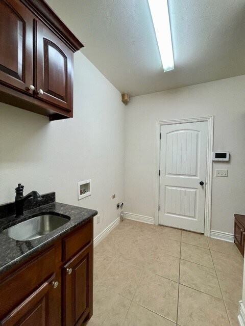 Building Photo - 4502 SW Swinton Dr