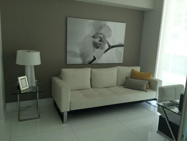 Building Photo - 2711 S Ocean Dr