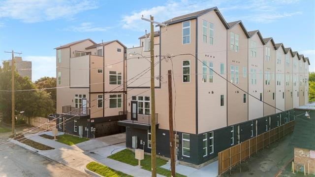 Building Photo - 723 W 10th St