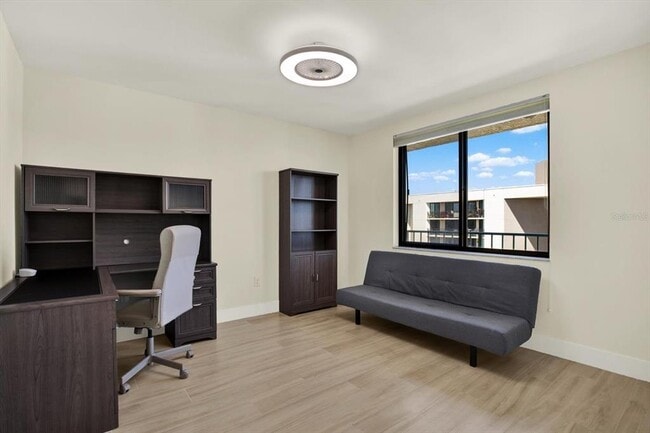 Building Photo - 670 Island Way