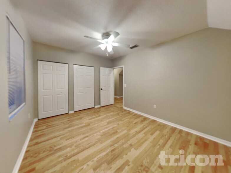 Building Photo - 10221 Summerview Cir