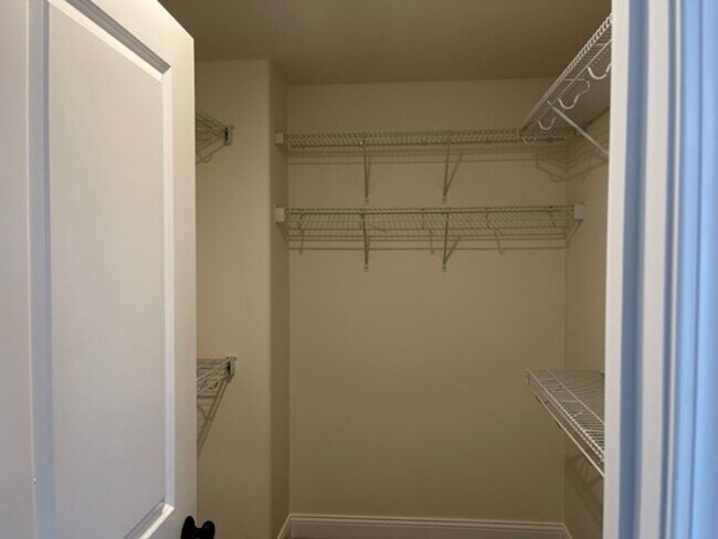 Building Photo - 1605 Peppermill Ln
