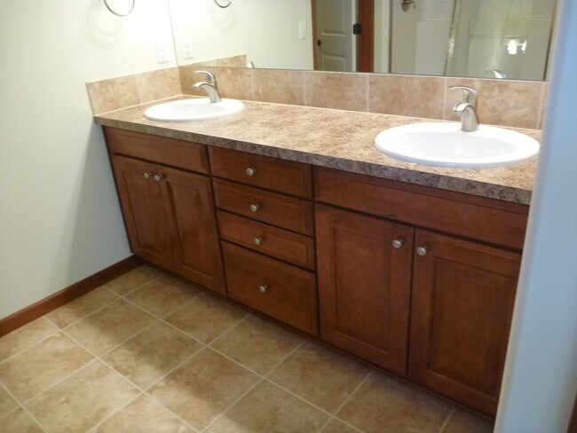 Building Photo - Impressive Dog Friendly Home Available!