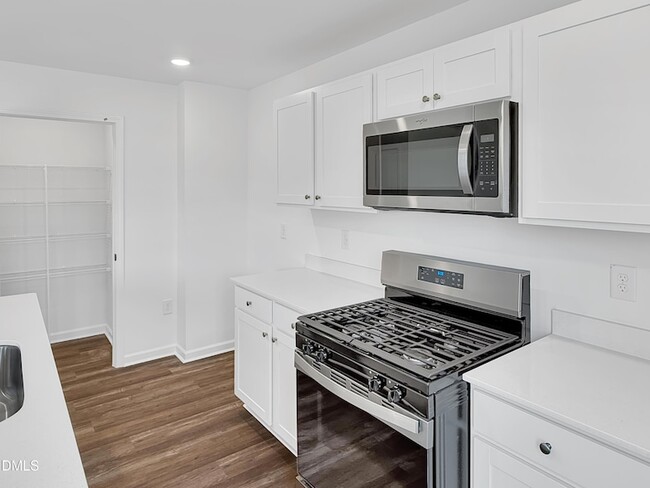 Building Photo - 287 Palm Dr