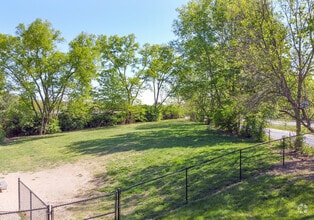 Building Photo - Chateau De Ville