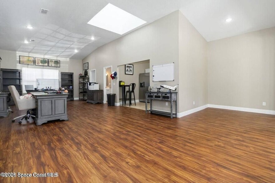 Building Photo - 1280 US-1