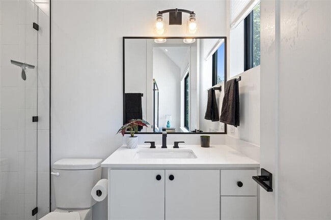 Building Photo - 1903 Frazier Ave