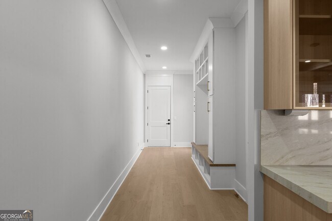 Building Photo - 407 Thunder Rd