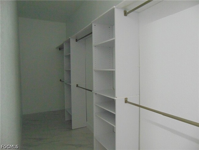 Building Photo - 9020 E Castle Cir