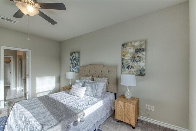 Building Photo - 173 Flexus Ln