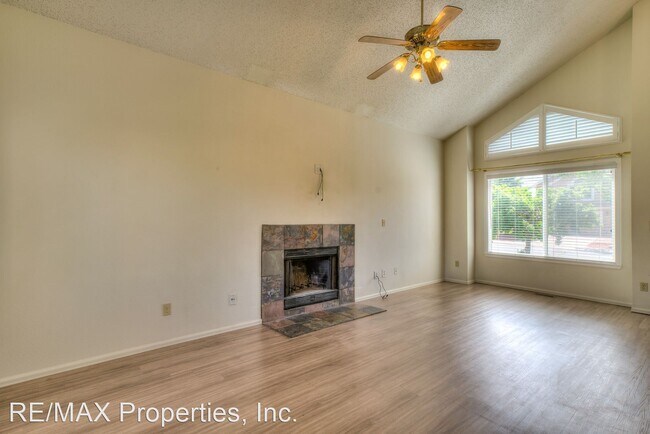 Building Photo - 3 br, 2.5 bath House - 3085 Haystack Drive