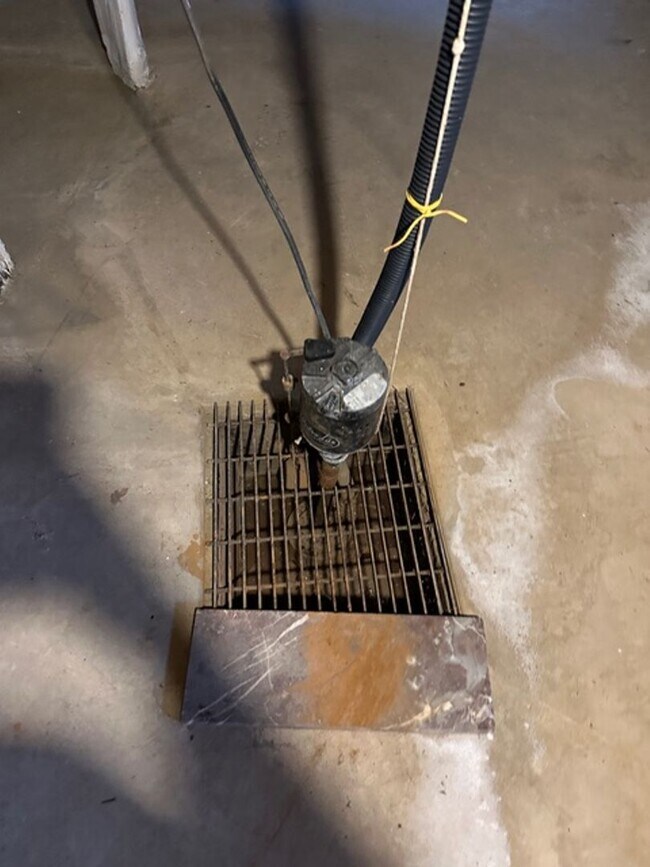 Building Photo - 3 Bedroom 1 Bathroom Myerstown Single Home