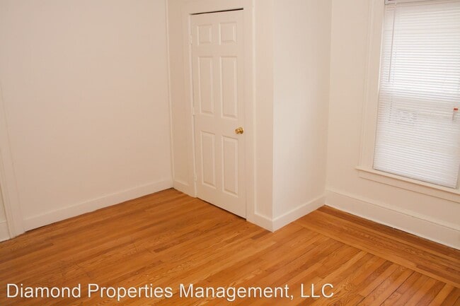 Building Photo - 4 br, 1.5 bath House - 266 Peck Street