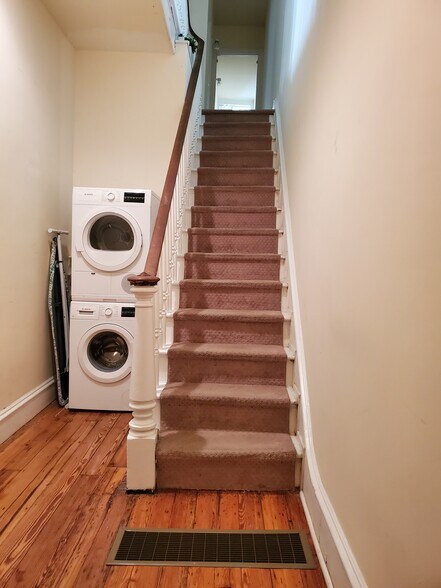 Washer/Dryer - 313 N 37th St