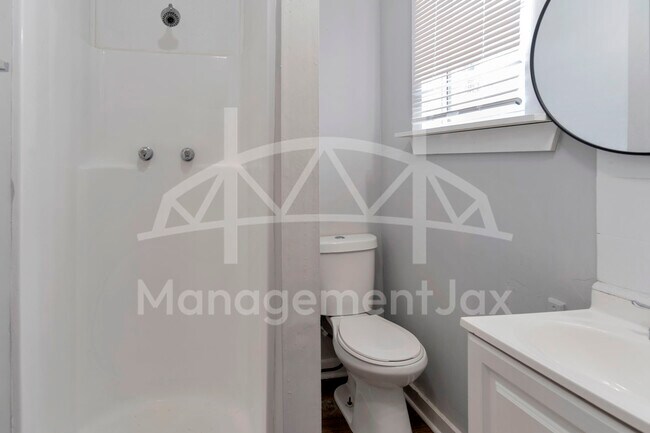 Building Photo - 1044 W 28th St