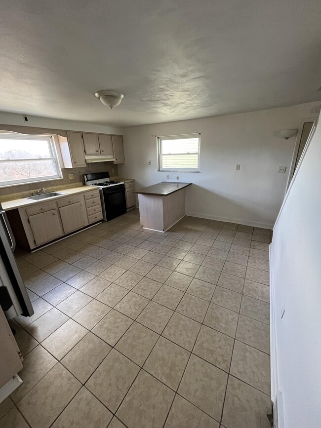 Building Photo - 1511 Ridge Ave