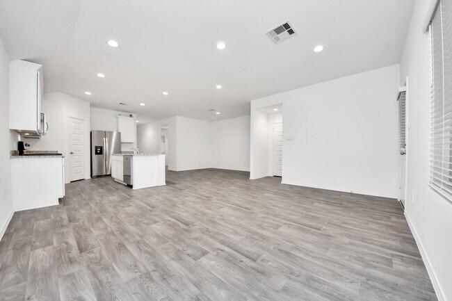 Building Photo - 2227 Laurel Bloom Ln