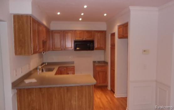 Building Photo - 161 Allenhurst Ave