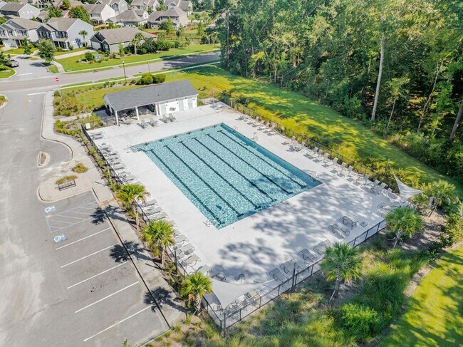 Building Photo - 504 Minim St