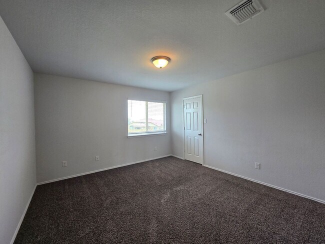 Building Photo - PRICE REDUCTION - AVAILABLE NOW!