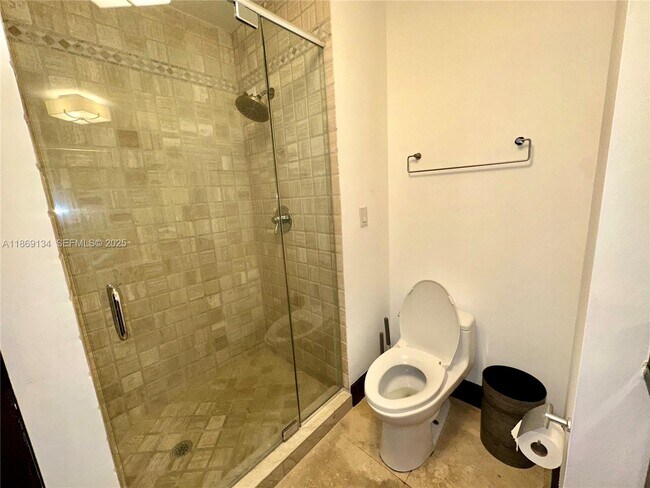 Building Photo - 2301 Collins Ave