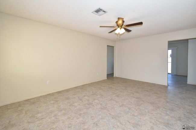 Building Photo - 8840 E 38th Ln