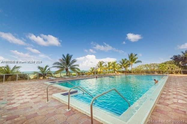 Building Photo - 6039 Collins Ave