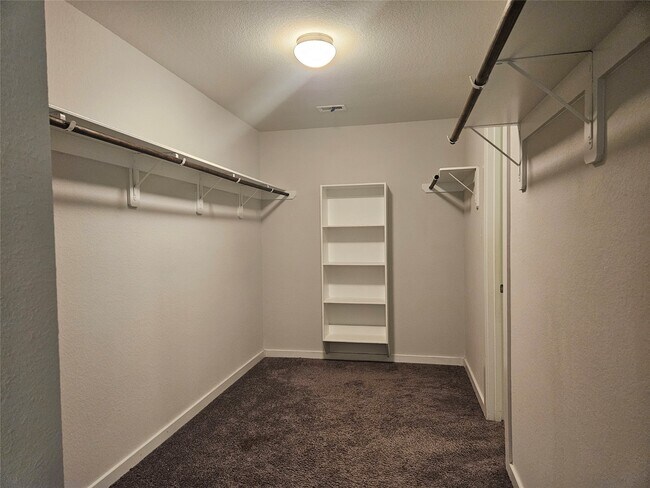 Building Photo - 2833 Bretton Woods Dr