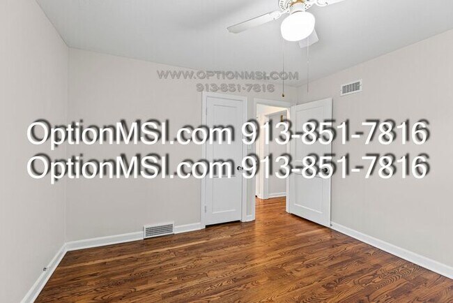 Building Photo - Near downtown Overland Park!