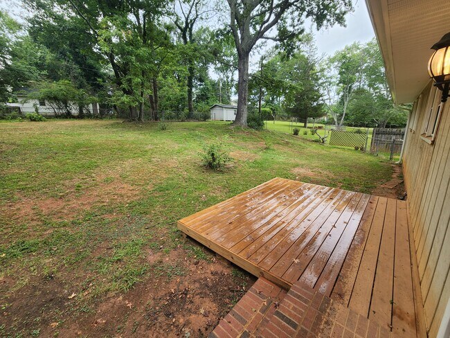 Building Photo - 108 Oak Park Dr