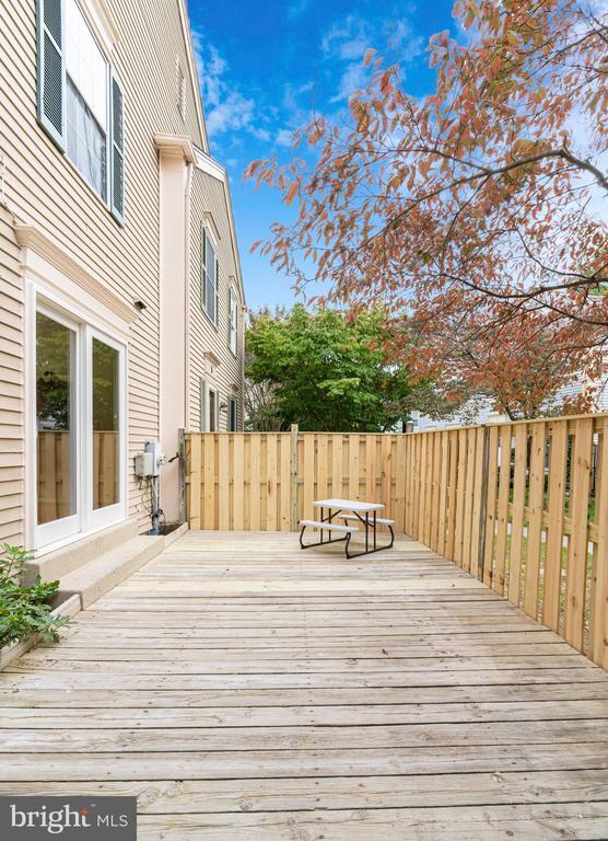 Building Photo - 7 Valleyfield Ct