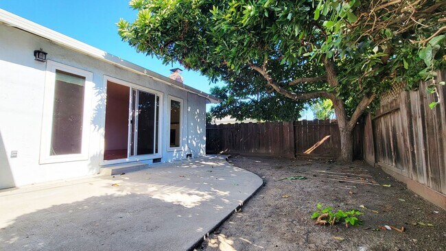 Building Photo - 1031-1033 Dale Avenue