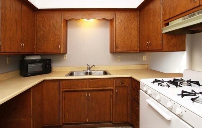 Building Photo - 1610 Burr St