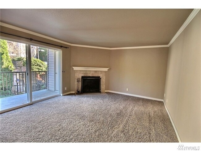 Building Photo - 2 Bed 1 Bath Condo in Remodeled Esplanade ...