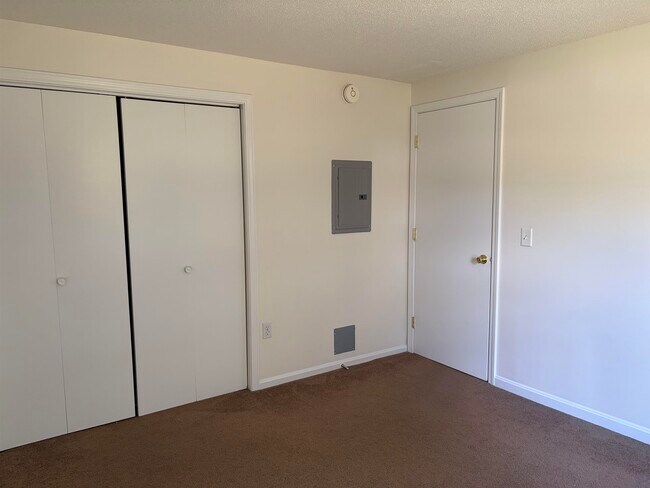 Building Photo - 2108 White Cedar Blvd