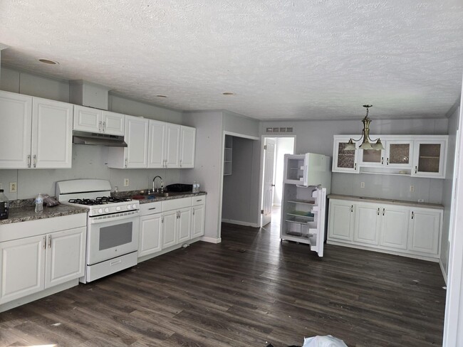 Building Photo - 5195 NY-52