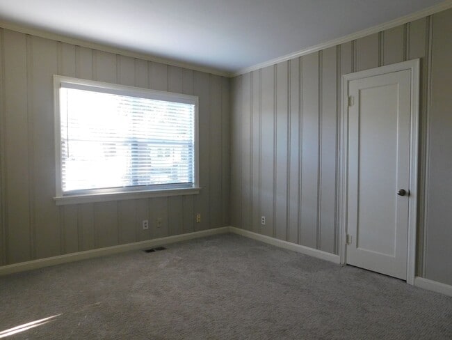 Building Photo - 2 Bedroom Duplex in Central Fort Smith